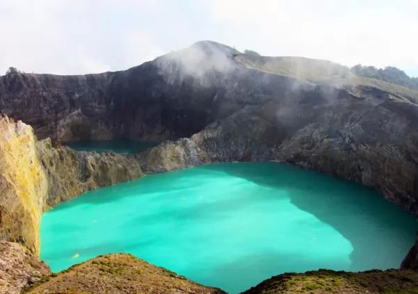  10 من أجمل البحيرات الملونة في العالم The-most-beautiful-lakes-in-the-world_10415_1_1523759614